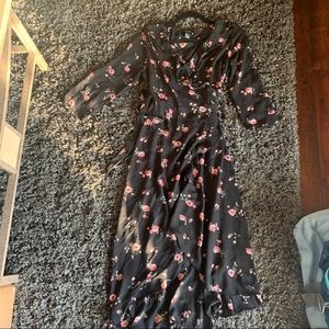***SOLD‼️‼️BLACK FLOWERY DRESS!!